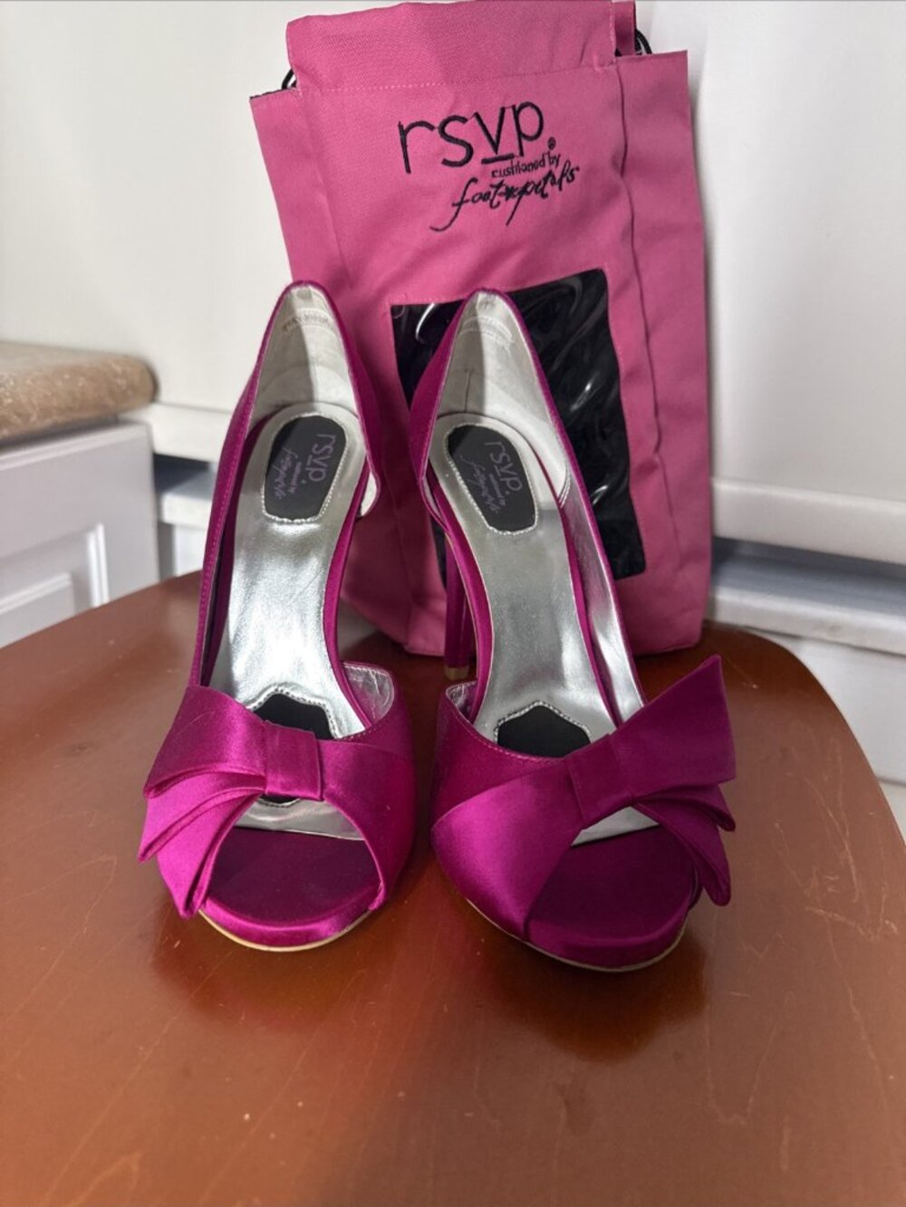 Y2K RSVP Foot Petals Heels With Bow Accent Fuchsia Satin Size 7.5 Never Worn